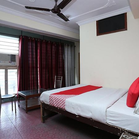 Oyo 39830 Hotel Esquire Meerut Extérieur photo
