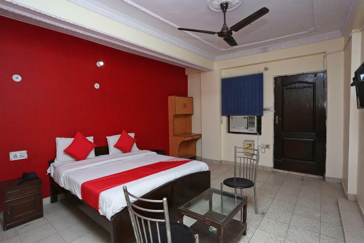 Oyo 39830 Hotel Esquire Meerut Extérieur photo