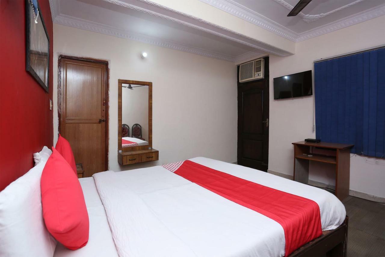 Oyo 39830 Hotel Esquire Meerut Extérieur photo