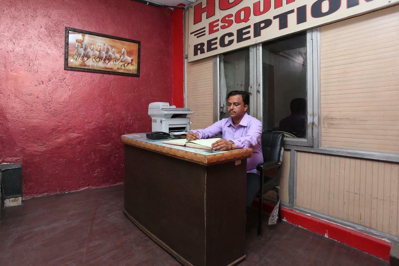 Oyo 39830 Hotel Esquire Meerut Extérieur photo