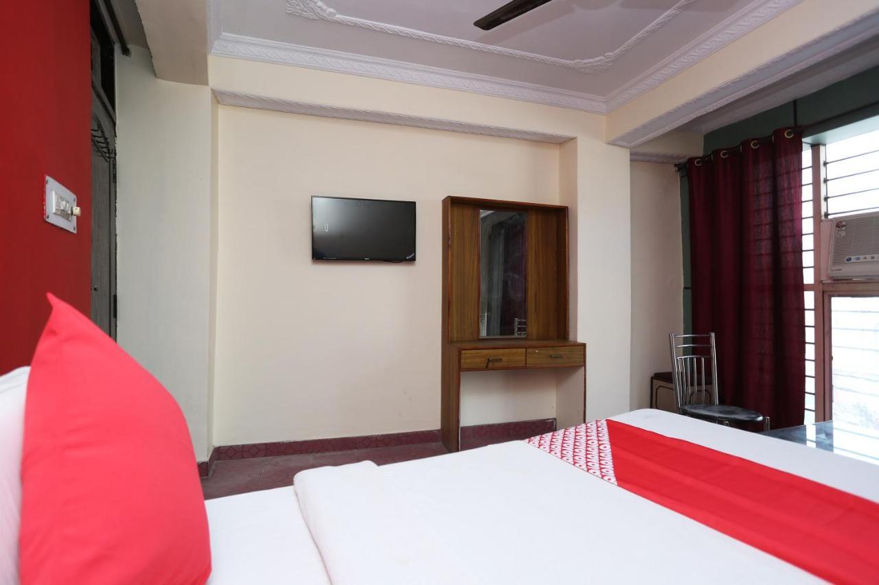 Oyo 39830 Hotel Esquire Meerut Extérieur photo