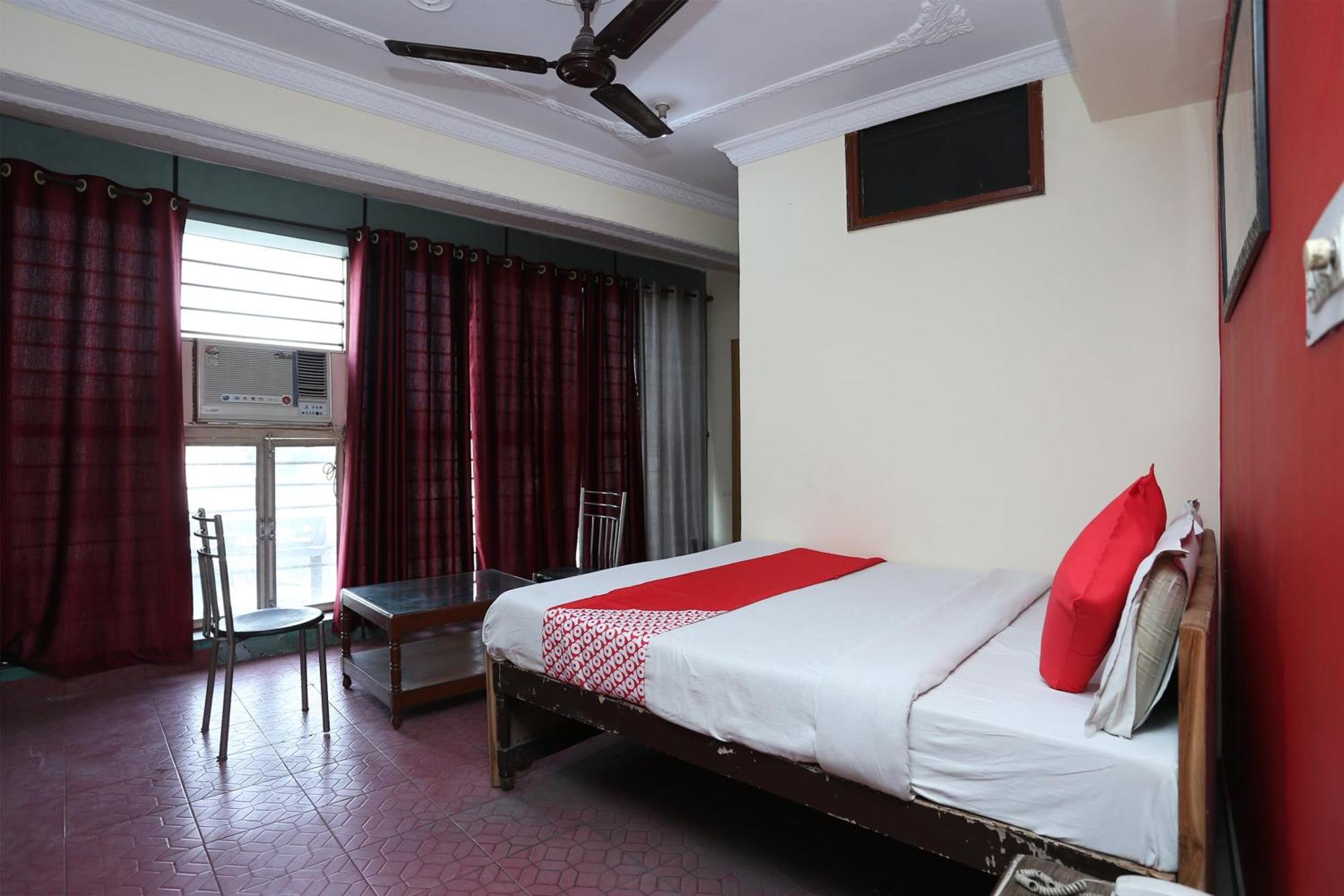 Oyo 39830 Hotel Esquire Meerut Extérieur photo